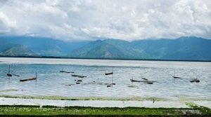 वुलर झील